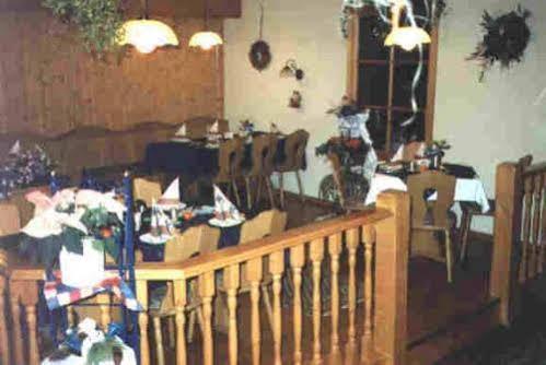Hotel Restaurant Zur Krone Obersuhl Exterior foto